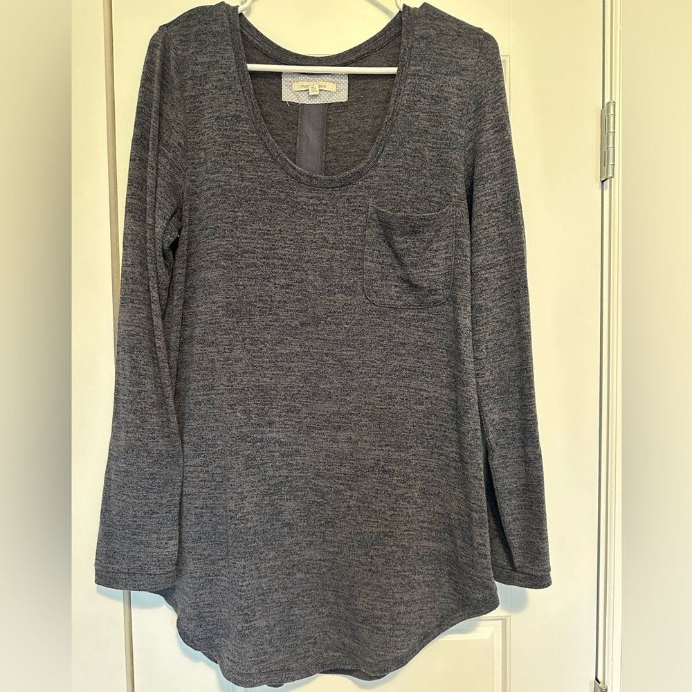 Women’s size large long sleeve tee